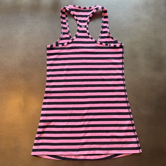 Cute lululemon tank top - Picture 2 of 4